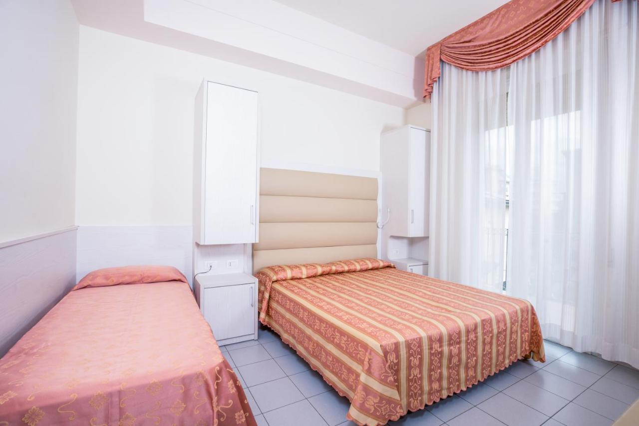 Hotel Rosalba - Valentini Family Village Bellaria-Igea Marina Extérieur photo
