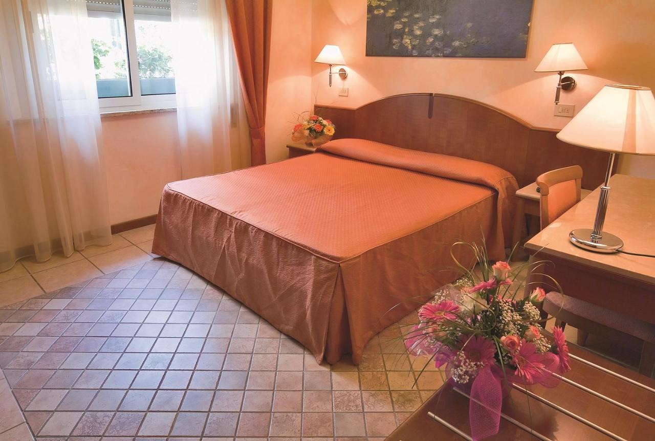 Hotel Rosalba - Valentini Family Village Bellaria-Igea Marina Extérieur photo