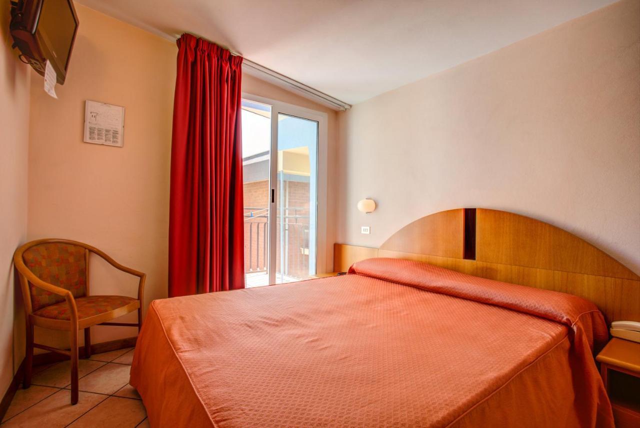 Hotel Rosalba - Valentini Family Village Bellaria-Igea Marina Extérieur photo