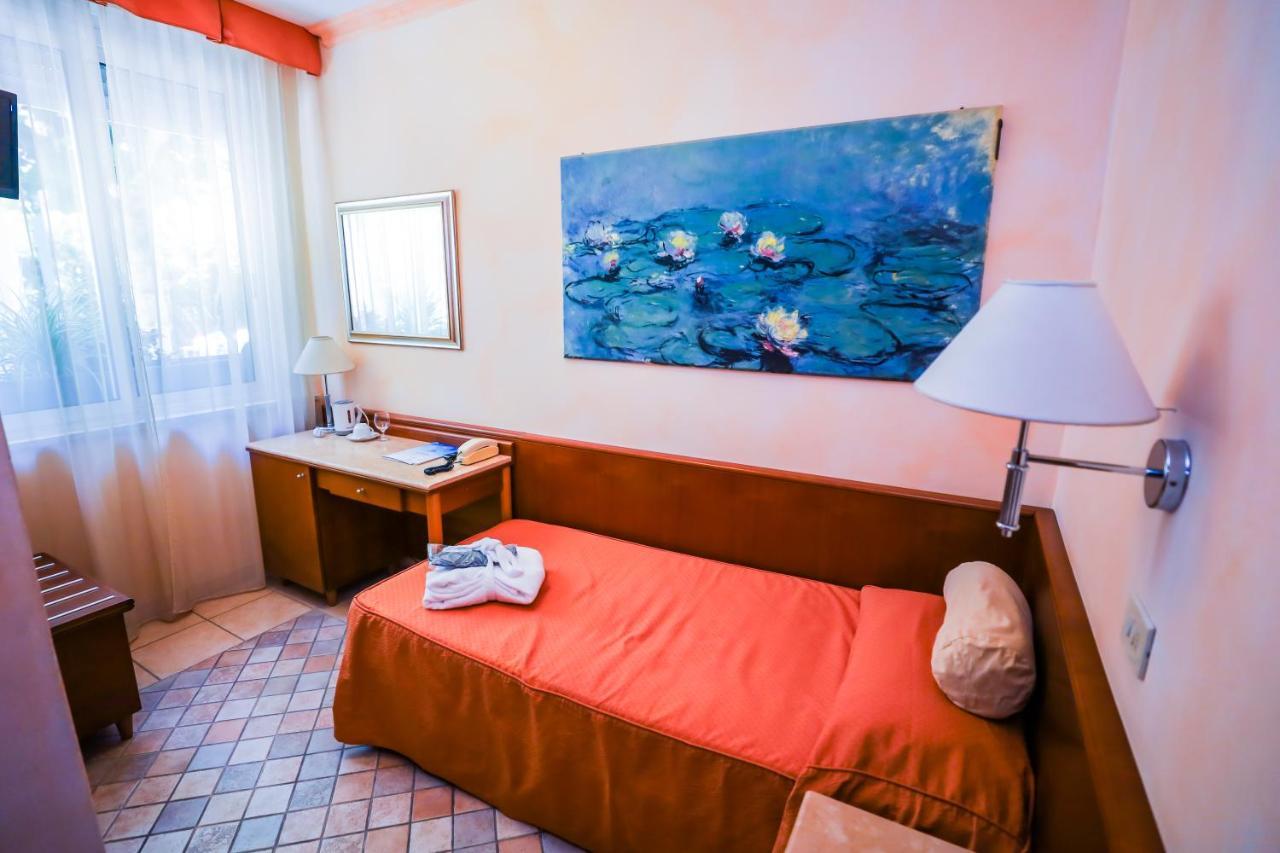 Hotel Rosalba - Valentini Family Village Bellaria-Igea Marina Extérieur photo