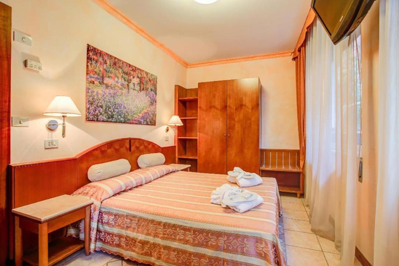 Hotel Rosalba - Valentini Family Village Bellaria-Igea Marina Extérieur photo