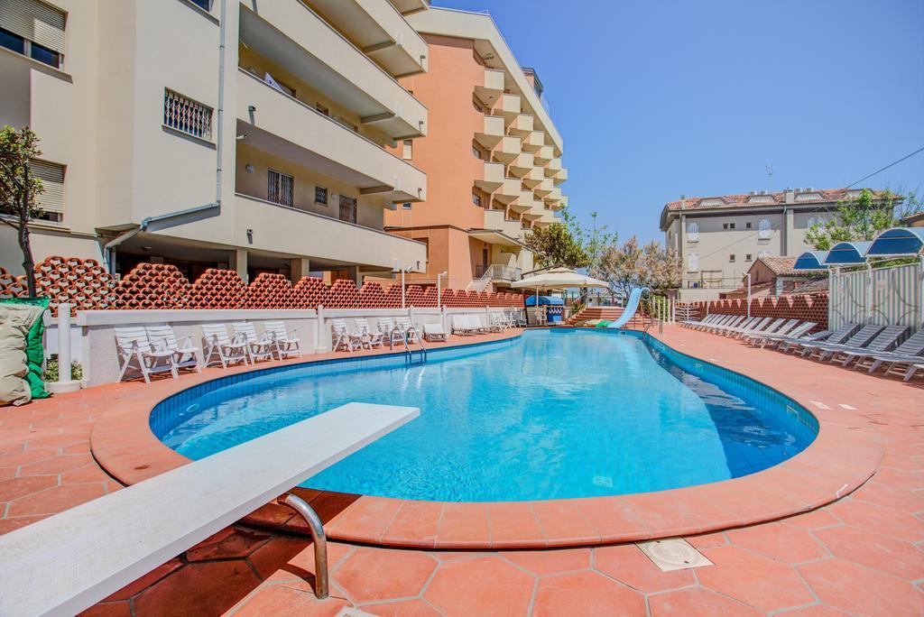 Hotel Rosalba - Valentini Family Village Bellaria-Igea Marina Extérieur photo