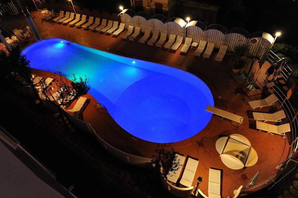 Hotel Rosalba - Valentini Family Village Bellaria-Igea Marina Extérieur photo