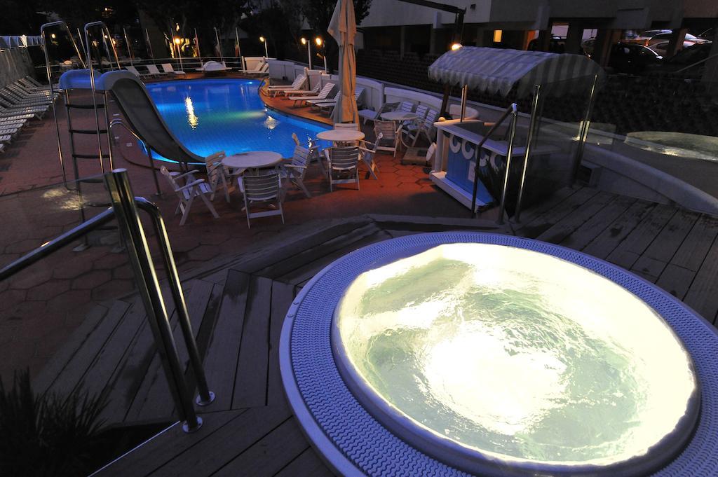 Hotel Rosalba - Valentini Family Village Bellaria-Igea Marina Extérieur photo